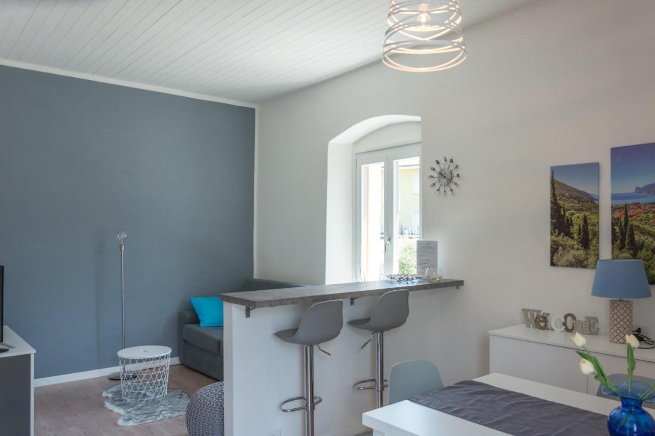Nirvana Apartments Torbole Sul Garda Buitenkant foto