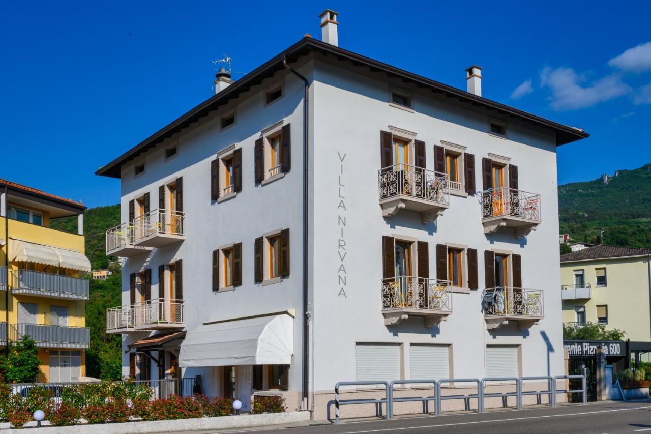 Nirvana Apartments Torbole Sul Garda Buitenkant foto