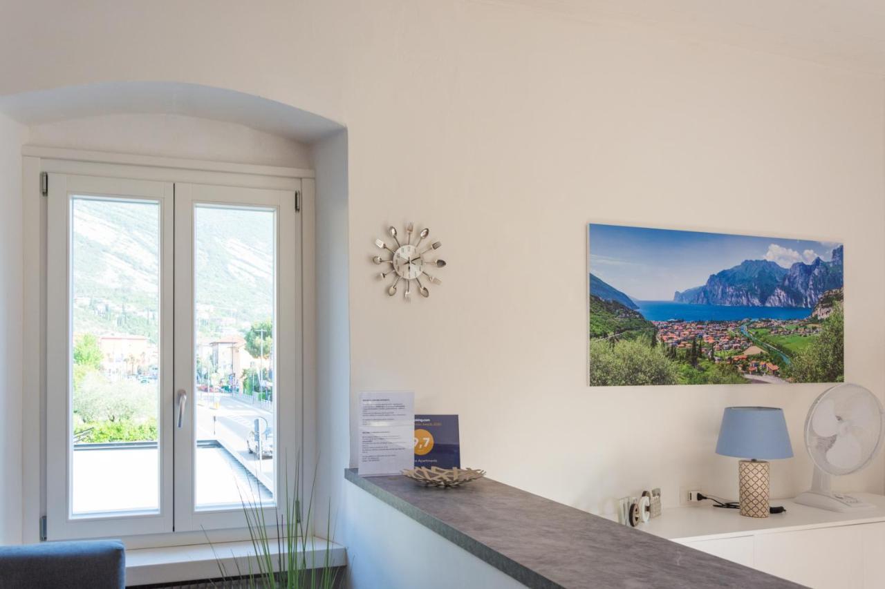 Nirvana Apartments Torbole Sul Garda Buitenkant foto