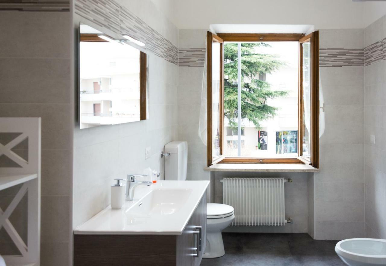 Nirvana Apartments Torbole Sul Garda Buitenkant foto
