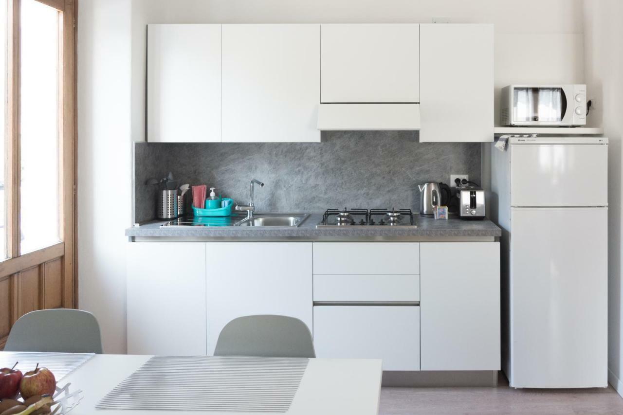 Nirvana Apartments Torbole Sul Garda Buitenkant foto